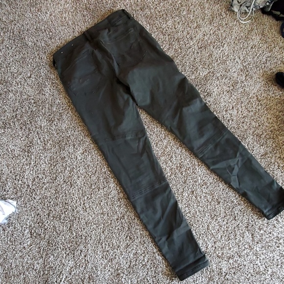 NWOT A&E CARGO STYLE STRETCH JEANS - Picture 2 of 4